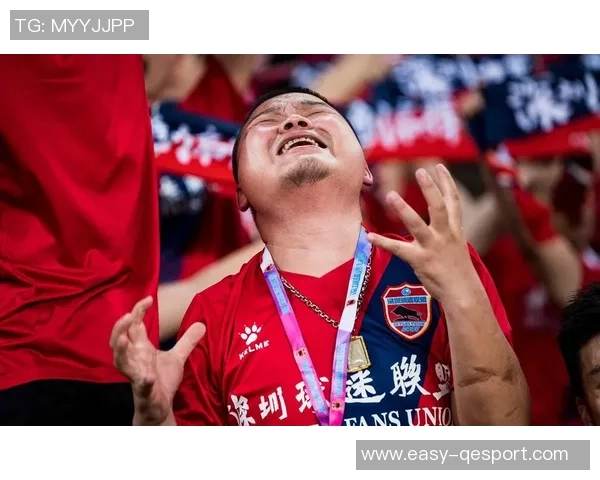 海港俱乐部关注杨希引援动态徐彬留洋前景复杂需谨慎评估 海港俱乐部关注杨希引援动态徐彬留洋前景复杂需谨慎评估