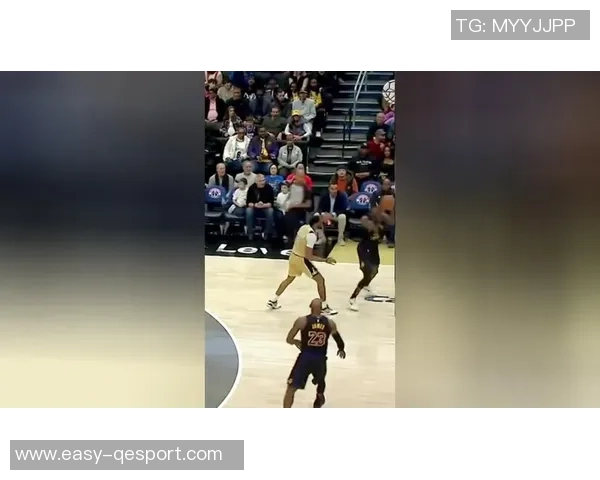 艾顿期待与东詹共同训练表示已做好充分准备静待机会到来